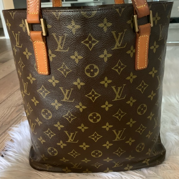Louis Vuitton bag - Picture 1 of 5